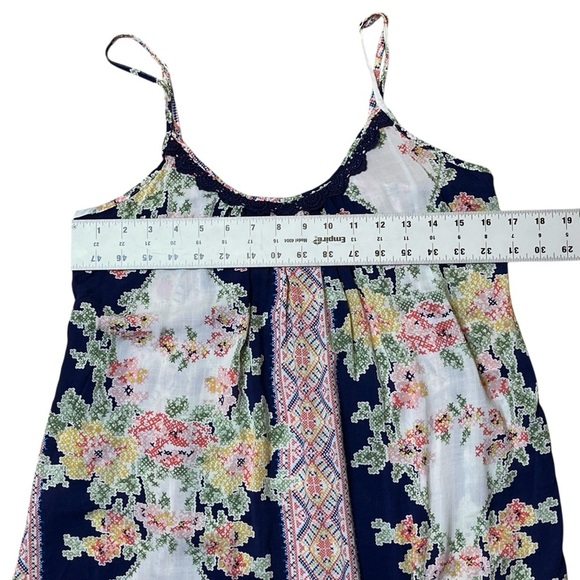 In Bloom By Jonquil Floral Sleeveless Blouse - Picture 4 of 6